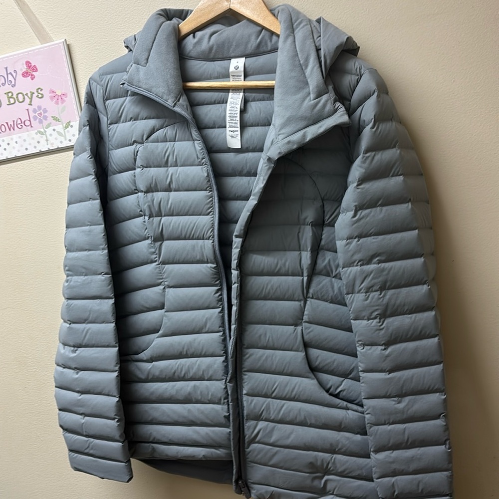 Lululemon size 8 light puffer coat